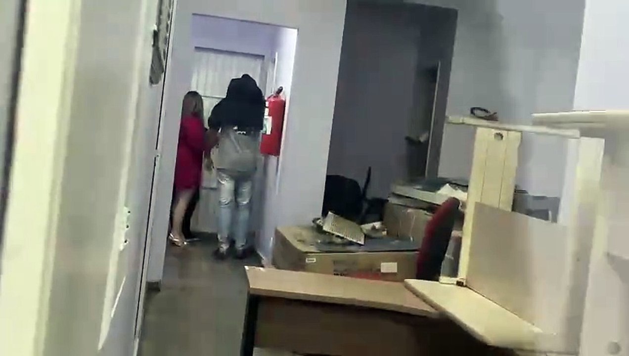 Urgente! Cantor famoso é preso em Manaus por violência doméstica. "Ele me bateu até quebrar meus dentes"