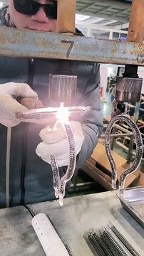 Henruite IR Heat Lamp 4/9 10:32:46 Fast Reponse Round Shape 1300w Medium wave Carbon Fiber Infrared Heat Lamp Henruite IR Heat Lamp 4/9 10:34:35 1500w Wall Mounted Freestanding Waterproof Electric Garden Infrared Patio Heaters