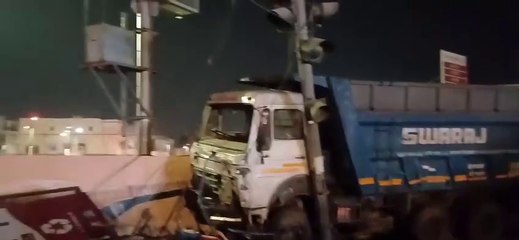 लता चौक पर अनियंत्रित डम्पर ने सात को रौंदा, एक की मौत