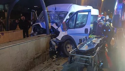 Bursa’da işçi servisi alt geçidin duvarına çarptı