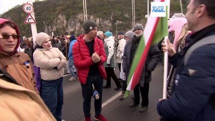 Βουδαπέστη: Πολύωρος αποκλεισμός της γέφυρας Ελισάβετ από αντικυβερνητικούς διαδηλωτές