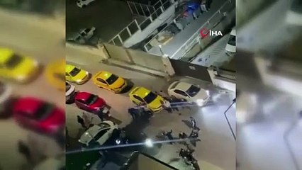 Öğrencilerle tartışan taksiciler ellerinde sopalarla öğrenci yurdunu bastı!