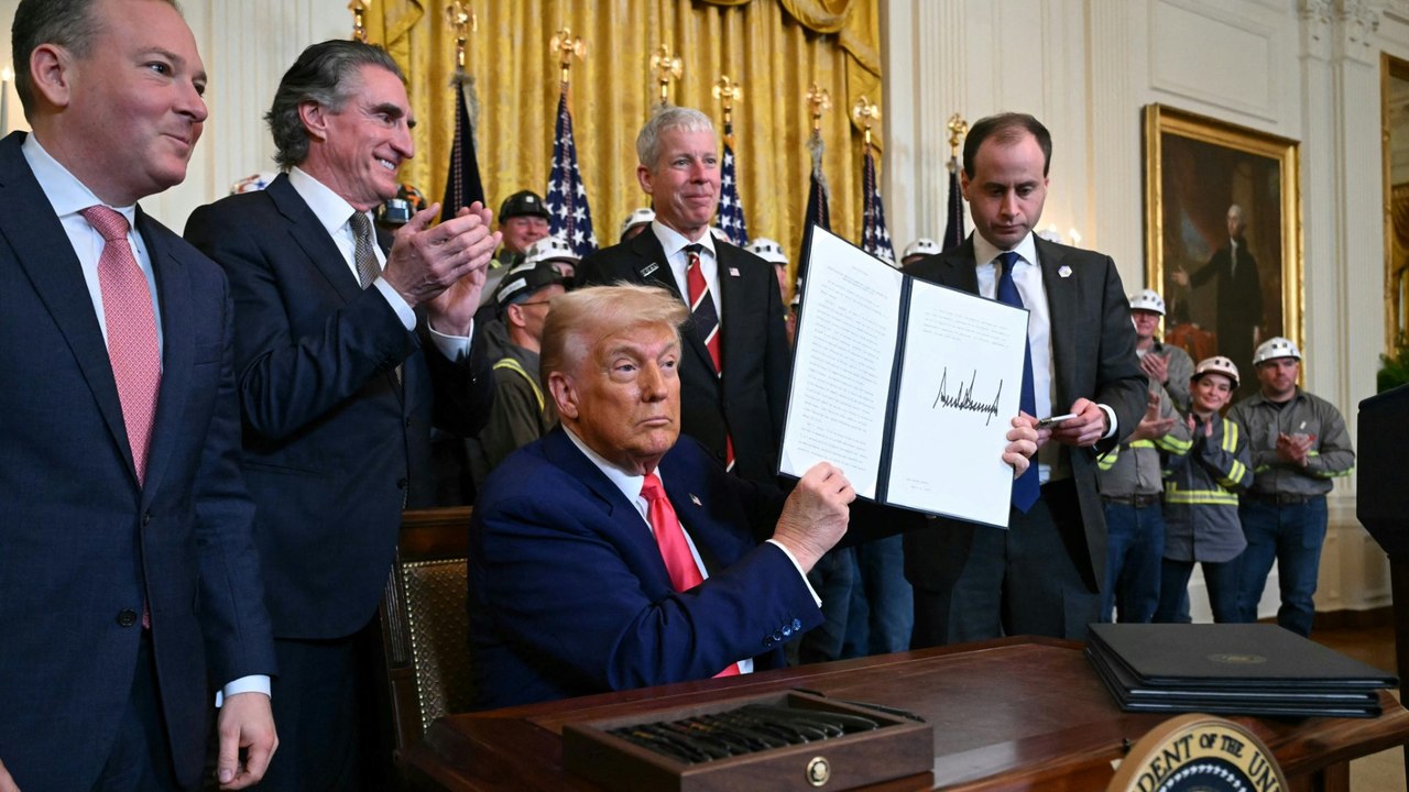 Trump beschließt Ausweitung der Kohleproduktion und will 'Umweltgesetze zerschmettern'