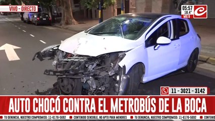 Auto chocó contra el Metrobús de La Boca: hay un herido