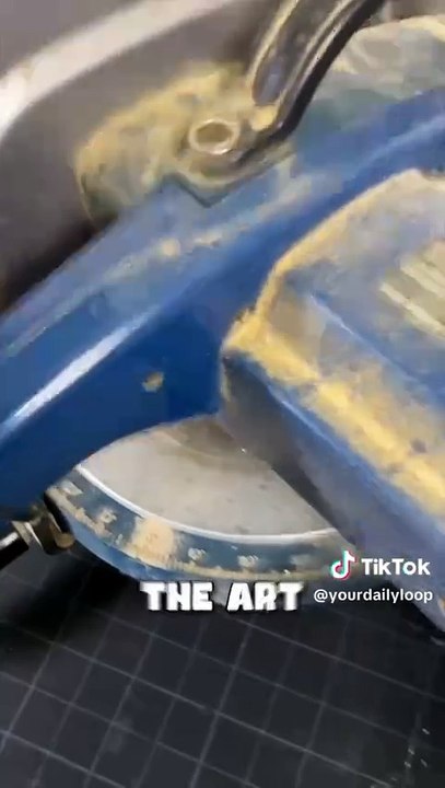 Amazing Art Creations-Contemporary Artist Renowned for the innovative approach