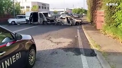 Commando tenta furto con una ruspa, vigilantes sparano in aria