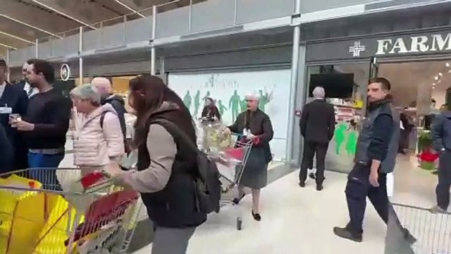 Sesto Fiorentino, riapre dopo mesi l'Esselunga danneggiata dall'incendio