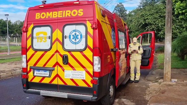 Homem cai de rampa no Santa Felicidade e é socorrido pelo Siate