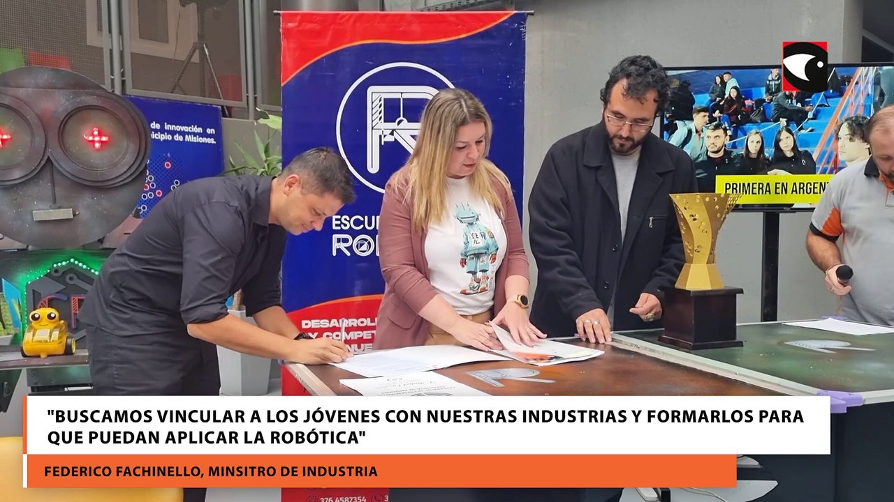 "Buscamos vincular a los jóvenes con nuestras industrias y formarlos para que puedan aplicar la robótica"