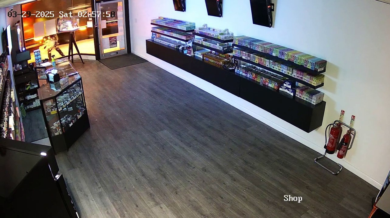 Grantham Vape HQ break-in CCTV footage