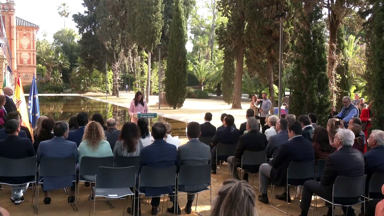 Moreno celebra el Día del Pueblo Gitano destacando su vínculo con Andalucía.