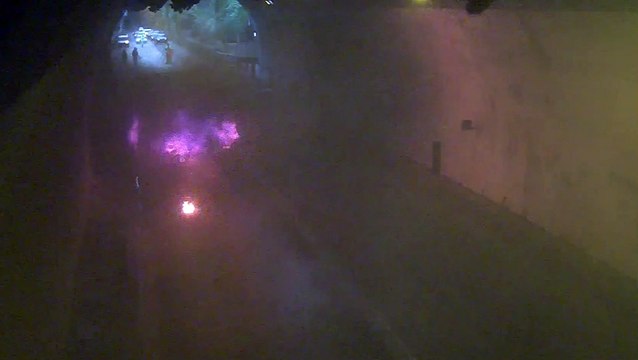 Camion in fiamme nella galleria Telegrafo di Messina