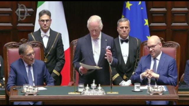 Re Carlo alla Camera: affrontiamo sfide insieme, e cita Dante