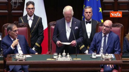 Re Carlo: Perdonateci se corrompiamo la vostra meravigliosa cucina, lo facciamo con affetto