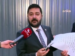 CHP'li vekiller bakanlık önünde: Tutuklu öğrencilerin isimleriden uzun liste asıldı