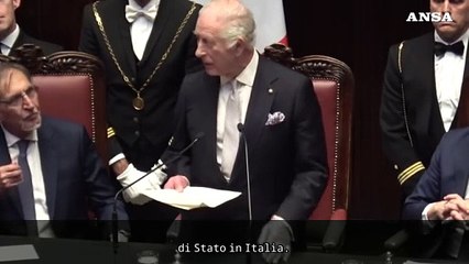 Carlo III parla italiano alla Camera: "Diremo 'E tornammo riveder le stelle'"