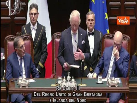 Re Carlo III ricorda Falcone e Borsellino, standing ovation alla Camera