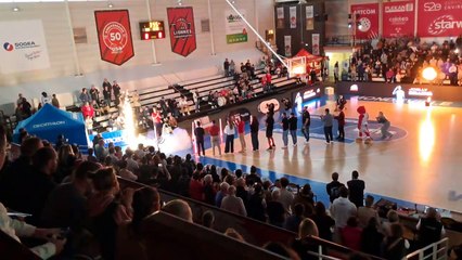 Entrée des joueuses de Mondeville