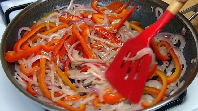 If you have 3 potatoes and 2 eggs, make this! Potatoes with onions are tastier than meat! 🥔🧅🔥 #1 TOP RECIPE!