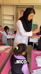 ¡Piojos a la vista! El truco de la maestra que dejó a todos boquiabiertos #shorts