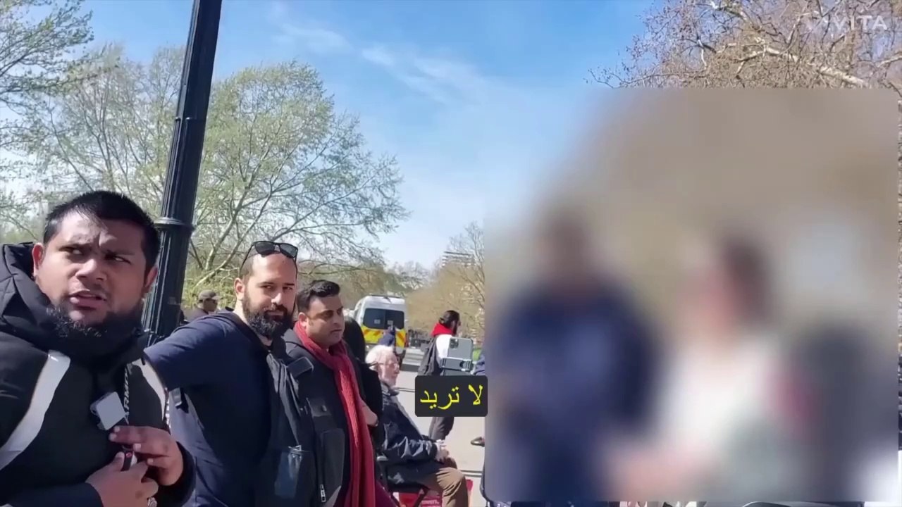Glory be to God, all that remains is for her to pronounce the shahada! Preacher Rayhan and visitor (arabic subtitle)