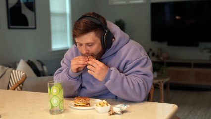 The Smartest Way To Use Protein To Build Muscle (Science Explained)