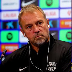 🤣 ¡Hansi Flick comete un ERROR divertido en rueda de prensa! 🇩🇪