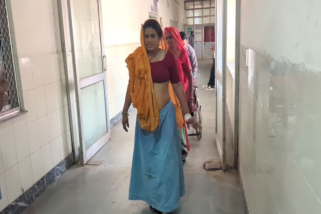 जेएलएन अस्पताल के डॉक्टरों ने पहली बार की स्पाइन सर्जरी