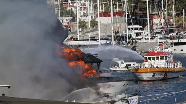 Muğla’nın Fethiye ilçesinde tekne yangını