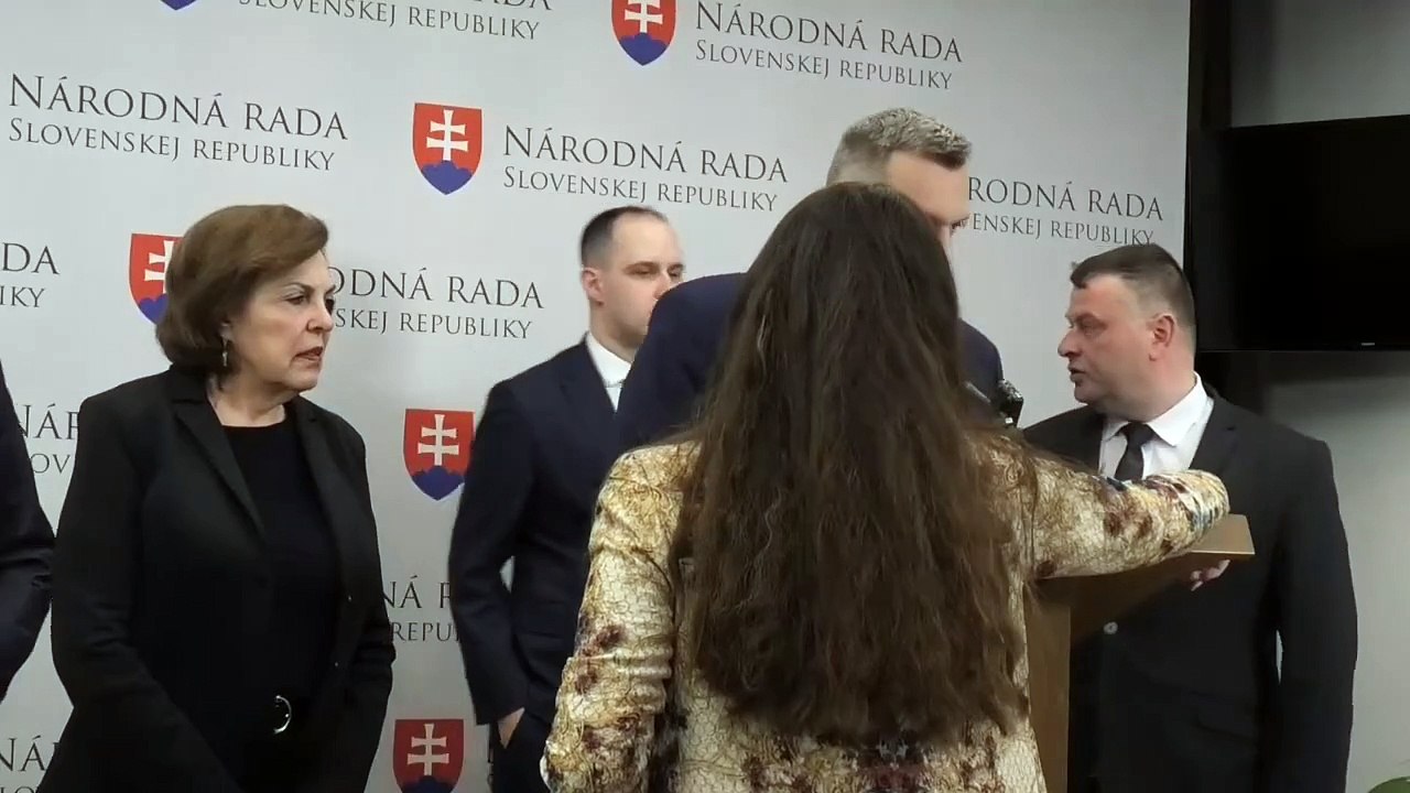 ZÁZNAM: Danko: Koalícia bude jednotná pri podpore vládneho návrhu na zmenu Ústavy SR