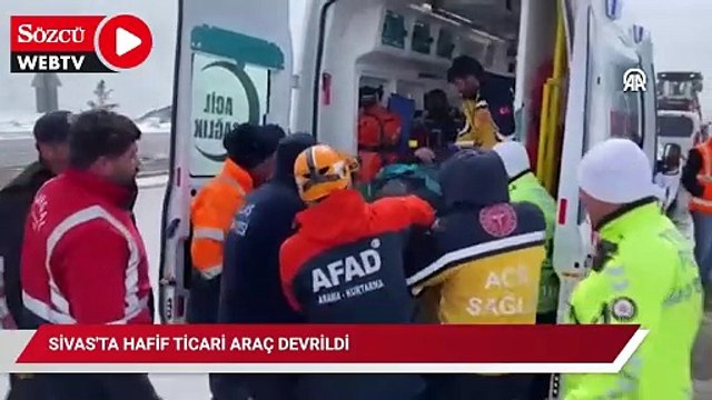 Sivas'ta devrilen hafif ticari araçtaki 3 kişi yaralandı