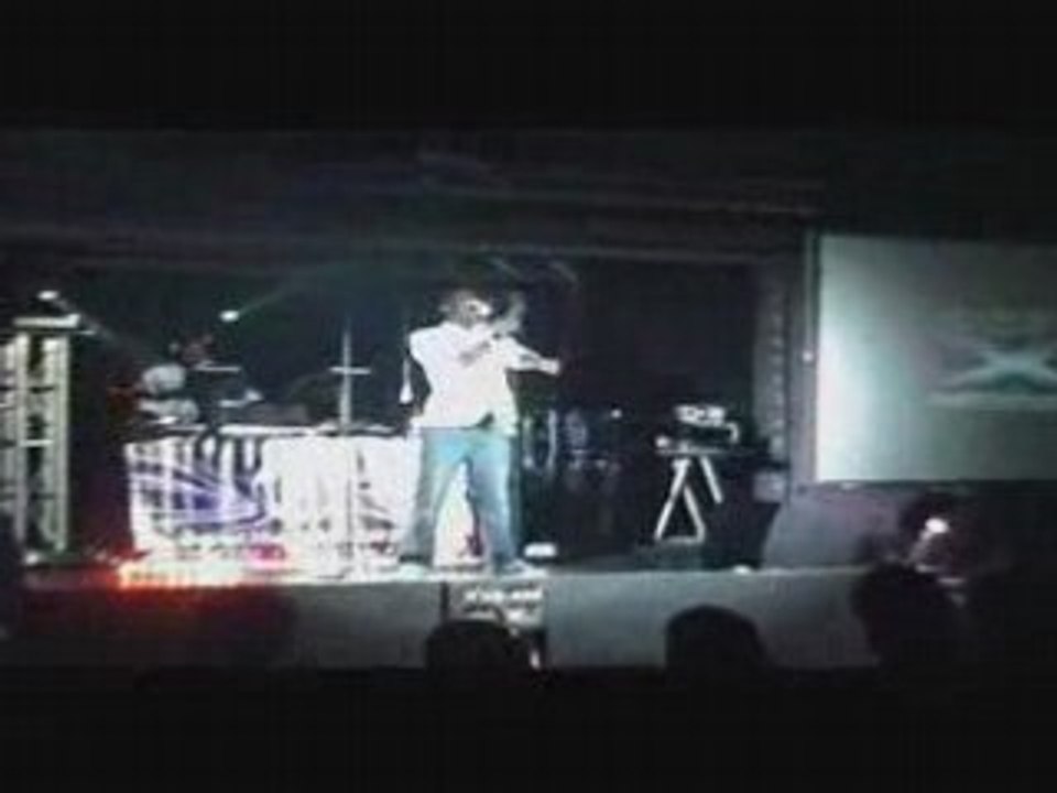 UK's Live RnB Singer