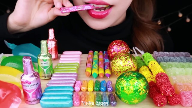 ASMR RAINBOW FOODS, CPASULE CANDY, EDIBLE COLORED PENSILS, COCKTAIL CHOCOALTE EATING SOUNDS MUKBANG