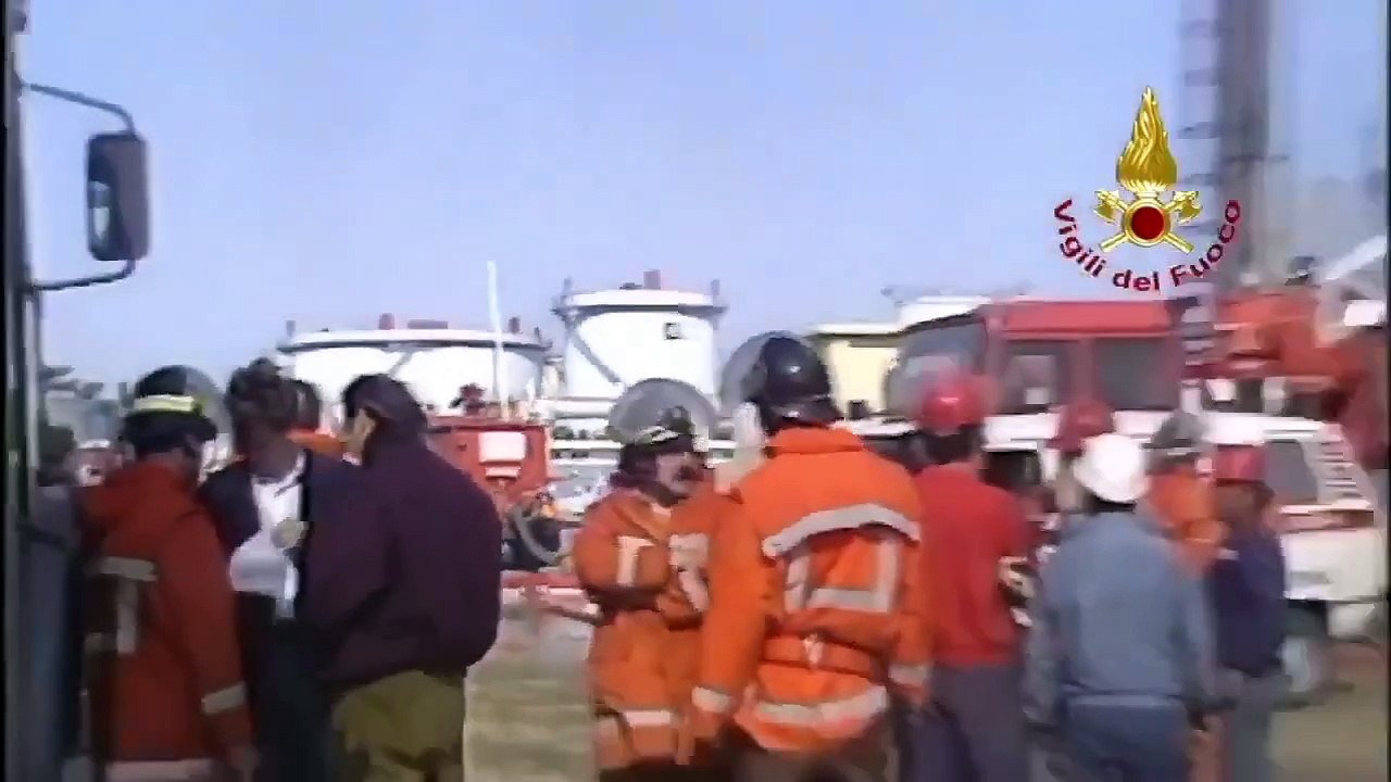 Moby Prince, un disastro senza precedenti. Il video dei vigili del fuoco