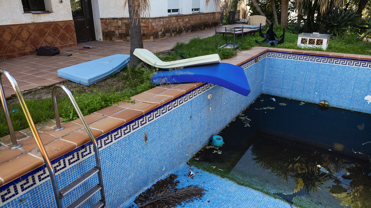La residencia de ancianos de los horrores en Málaga: excrementos en paredes, maltrato y suciedad