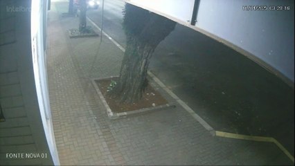 Câmeras registram acidente entre veículos no Centro de Cascavel