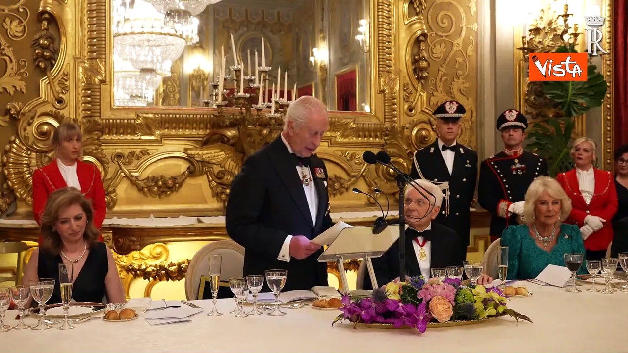 L'omaggio in italiano di Re Carlo a Mattarella: "Per la stima e l'affetto di cui gode"