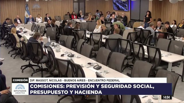 Nicolás Massot: “Tenemos que romper la lógica de ‘patriotas responsables’ versus ‘degenerados fiscales'