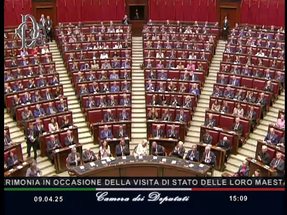 Roma: il video integrale del discorso di Re Carlo alla Camera tra incursioni in italiano e battute