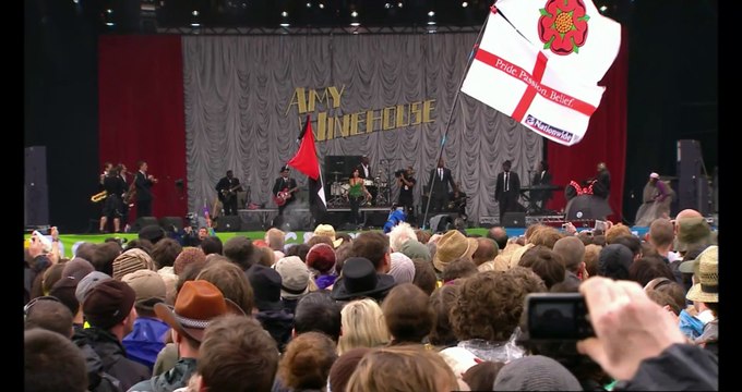 Amy Winehouse - Addicted Glastonbury 22nd June 2007.
