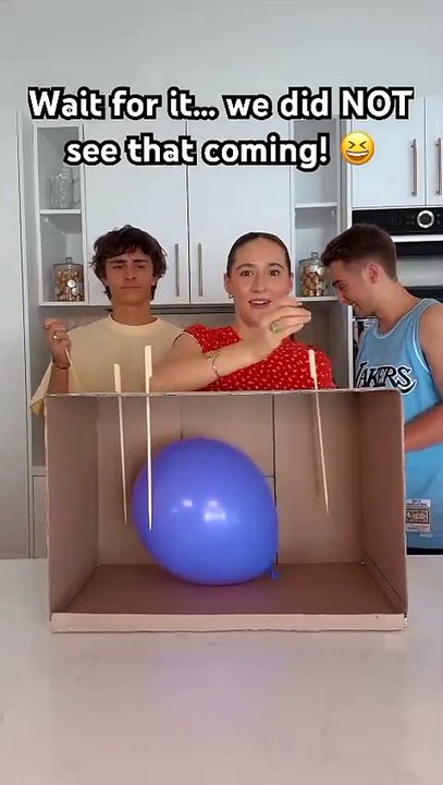 DON’T_POP_THE_BALLOON_CHALLENGE!_#shorts(1080p)