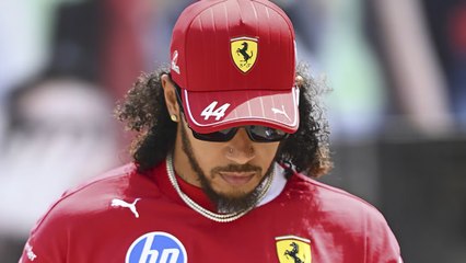 Lewis Hamilton estrena look en el GP de Bahréin; el nuevo comienzo con Ferrari