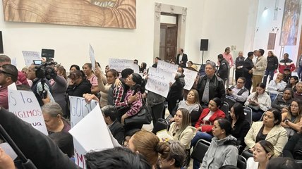 Habitantes de la colonia FOS La Virgen se manifiestan en sesión de Cabildo