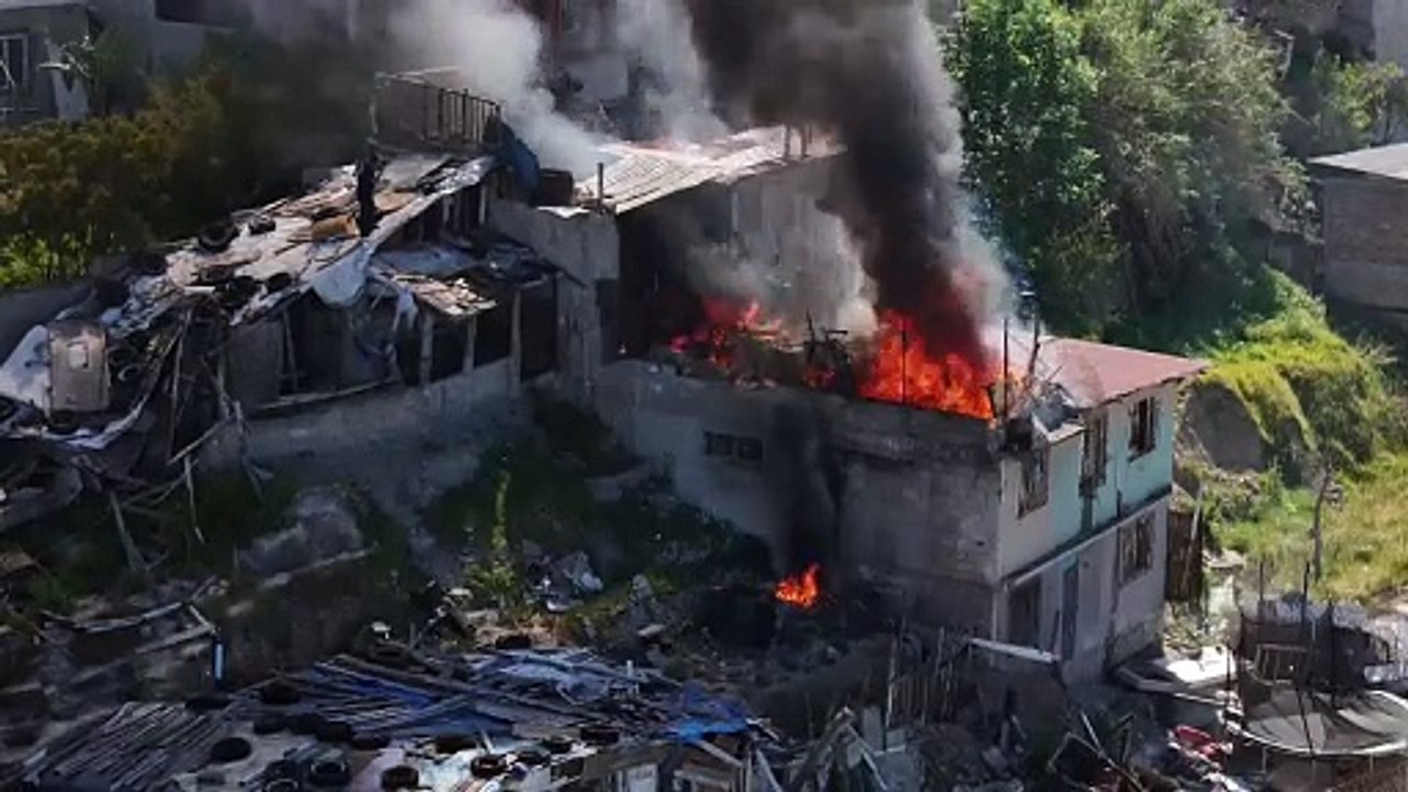 Incendio en Cumbres del Rubi en Tijuana