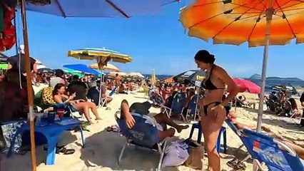 Beach : Walking on Ipanema Beach in Rio
