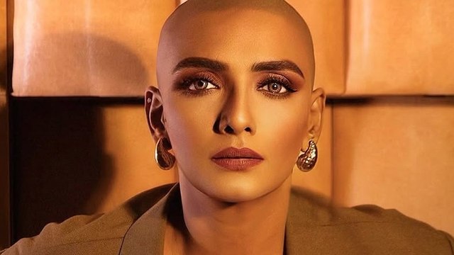 Shanthi Priya ने शेयर की फोटोज, वायरल बाल्ड लुक!