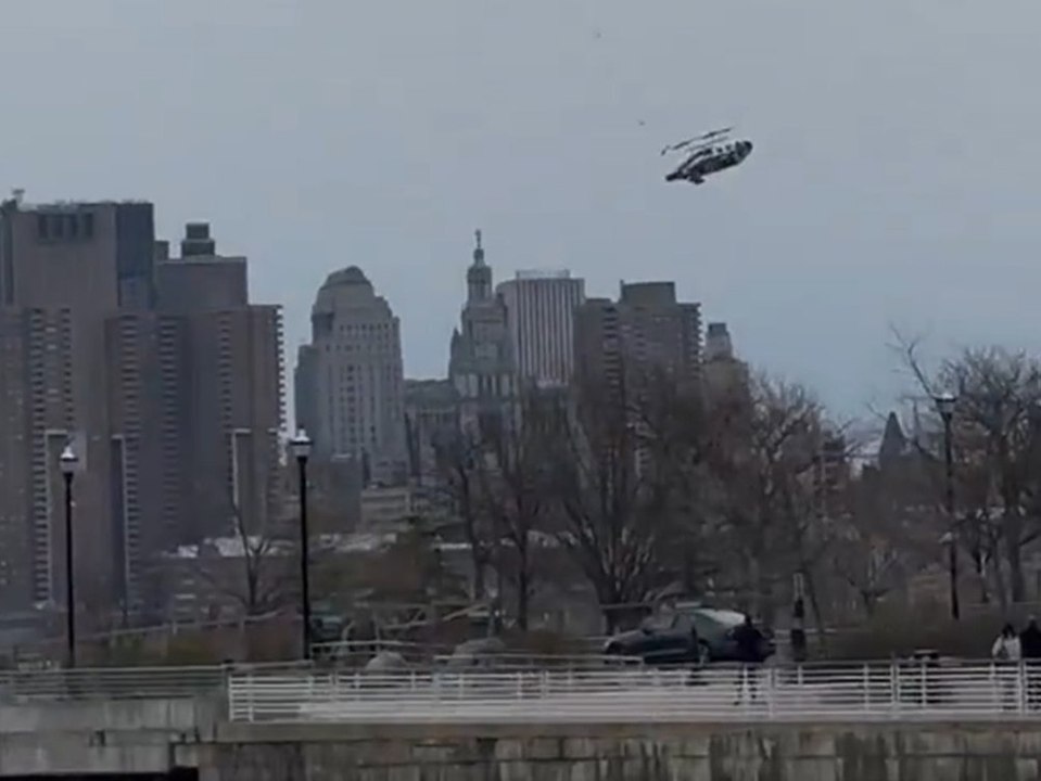 Hubschrauber stürzt über New York ab - sechs Tote