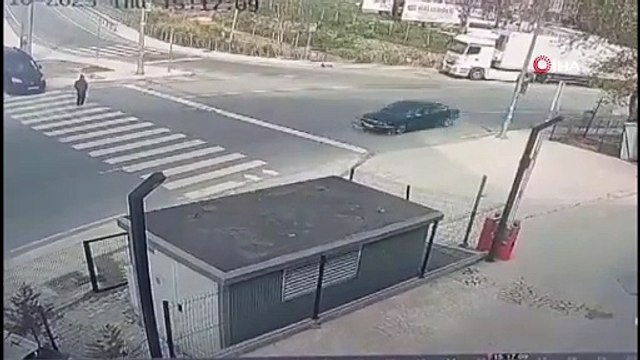 İstanbul trafiğinde yaya geçidince cinayete teşebbüs kamerada!