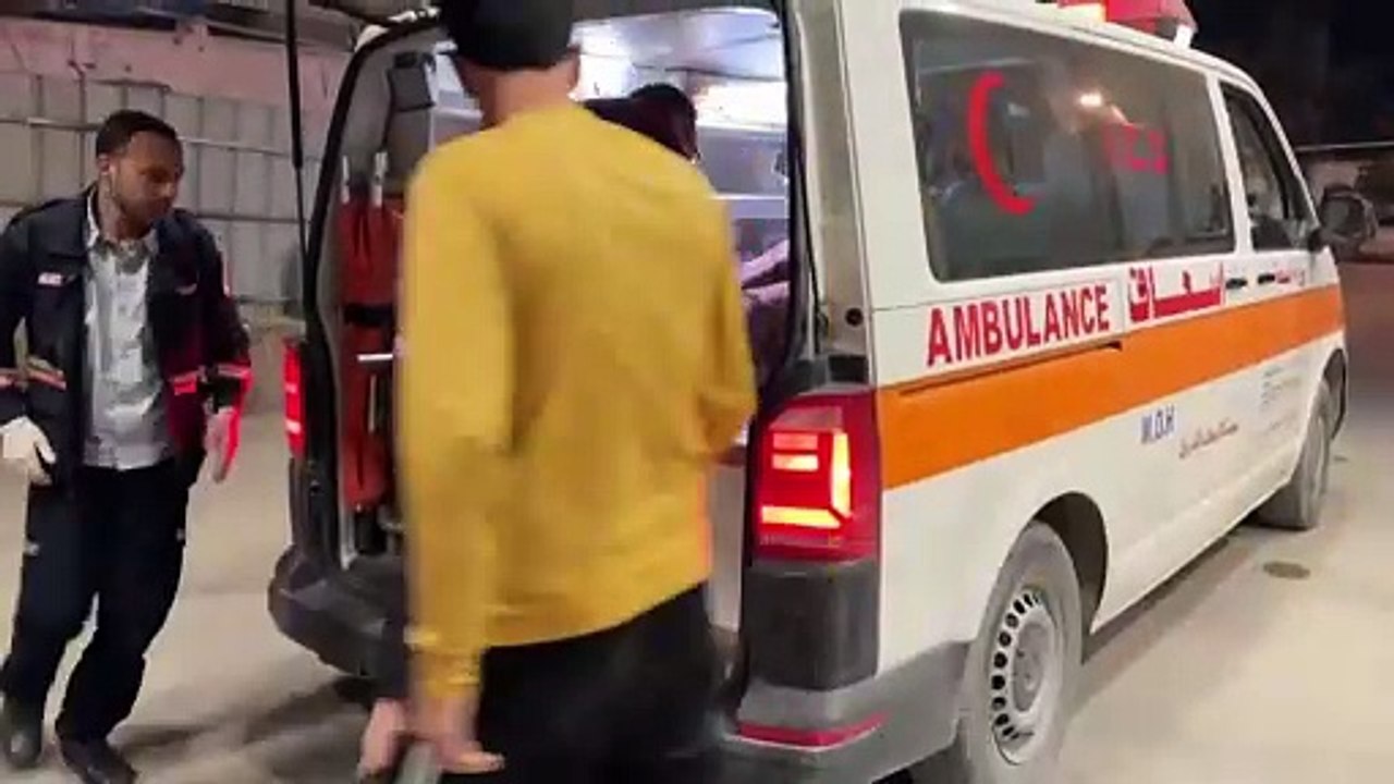 دمار واسع في خان يونس إثر الغارات الإسرائيلية