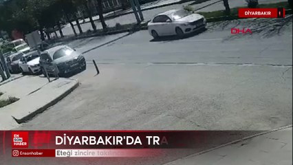 Diyarbakır'da eteği zincire takılınca motosiklet devrildi